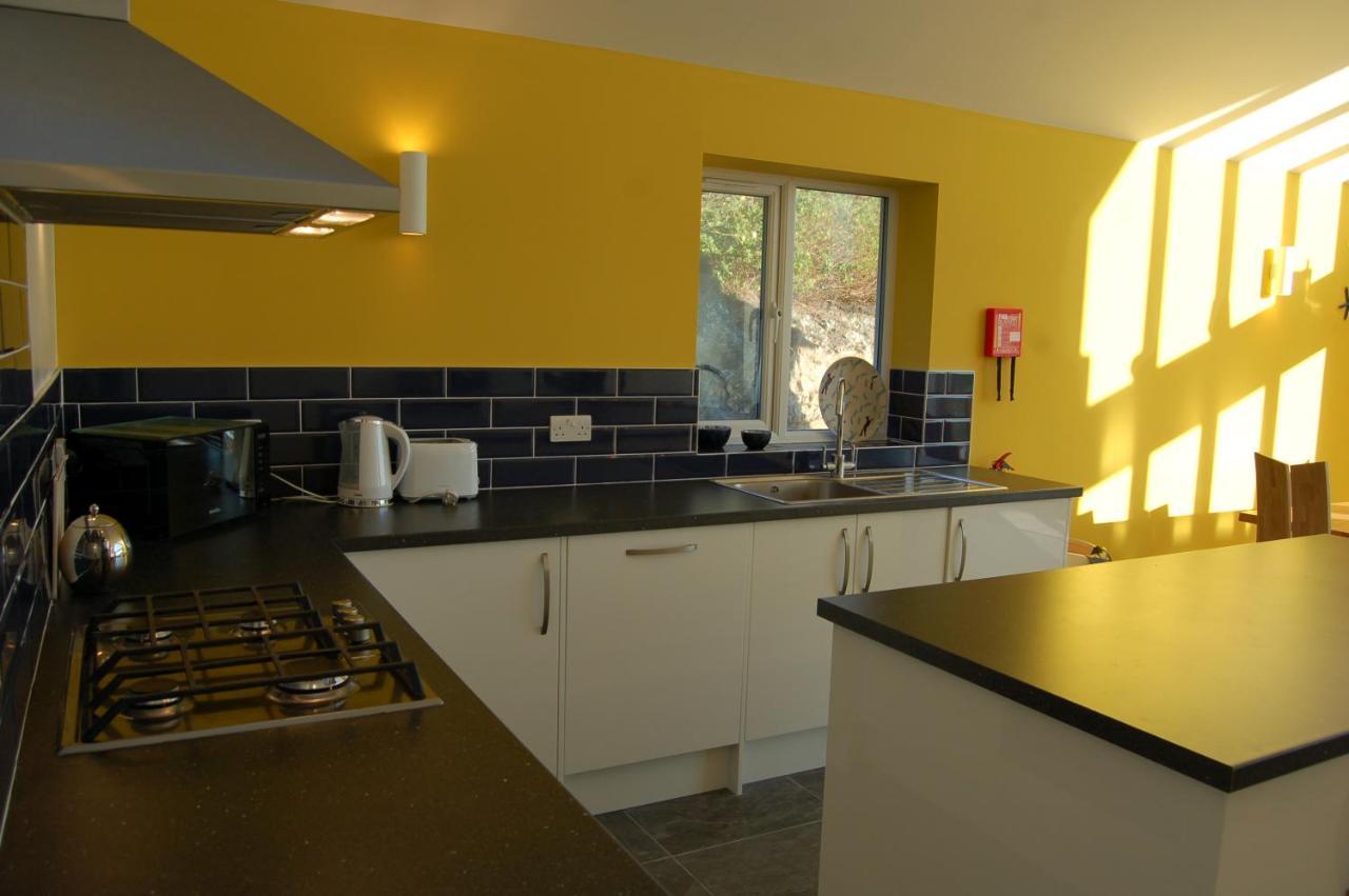 Beautiful, Modern Villa 5 Mins Walk From The Stunning Bay At Trearddur Holyhead Exterior photo